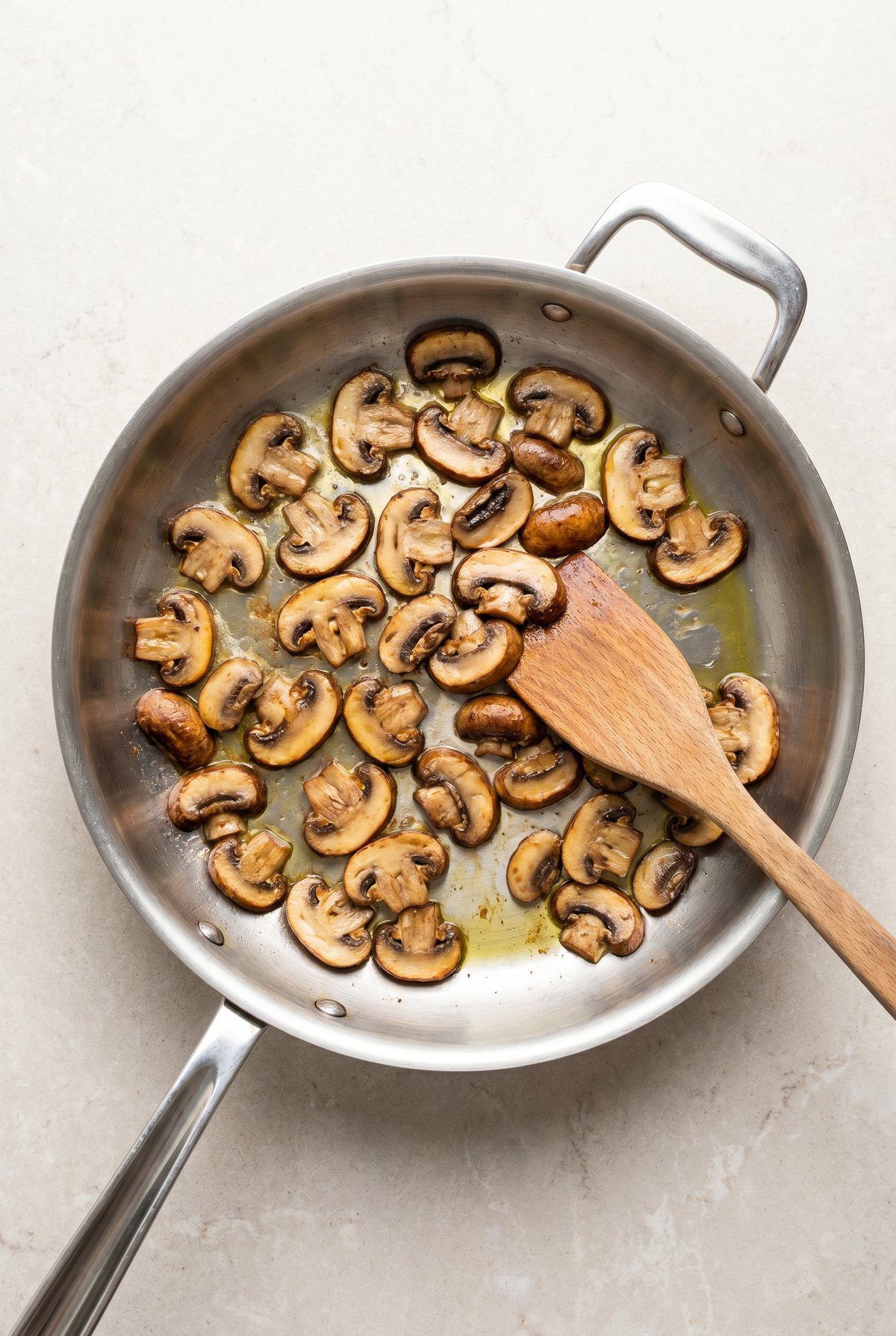 How to make Parmesan Spinach Mushroom Pasta – step 1